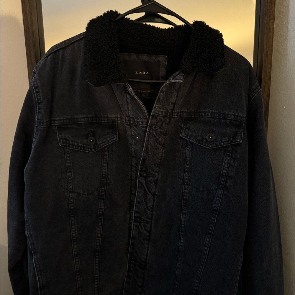 Zara Black Denim Jacket with Sherpa Lining and Collar Size Large